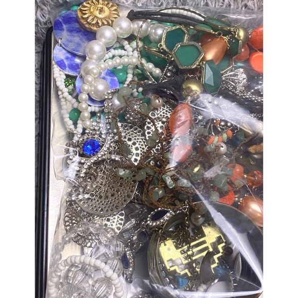 Mystery‎ Jewelry Bag Mermaid Fairy Themed Clean Wearable Pieces Over 1.75 lbs - Picture 1 of 8